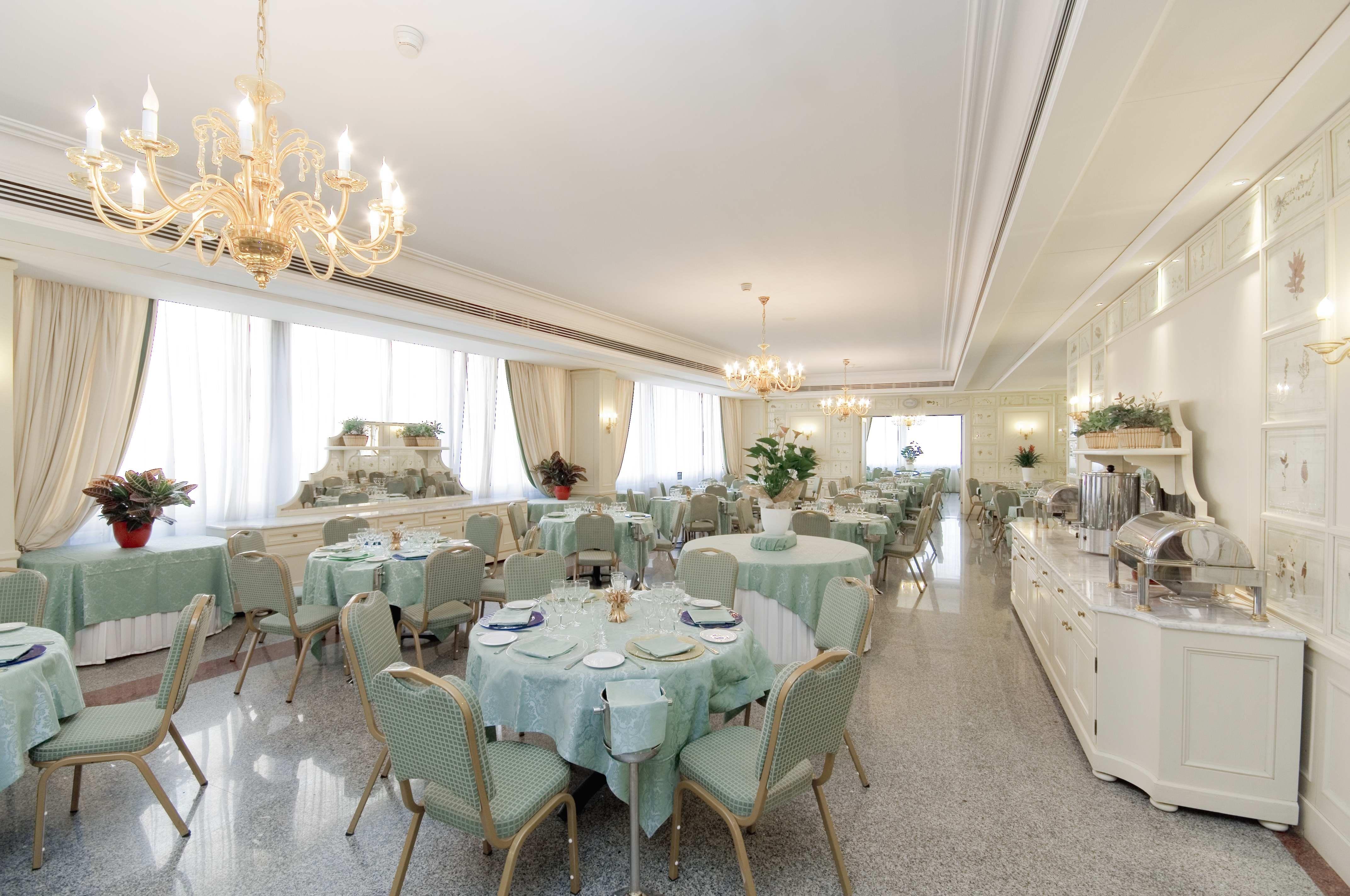 Fh55 Grand Hotel Palatino Rome Bagian luar foto