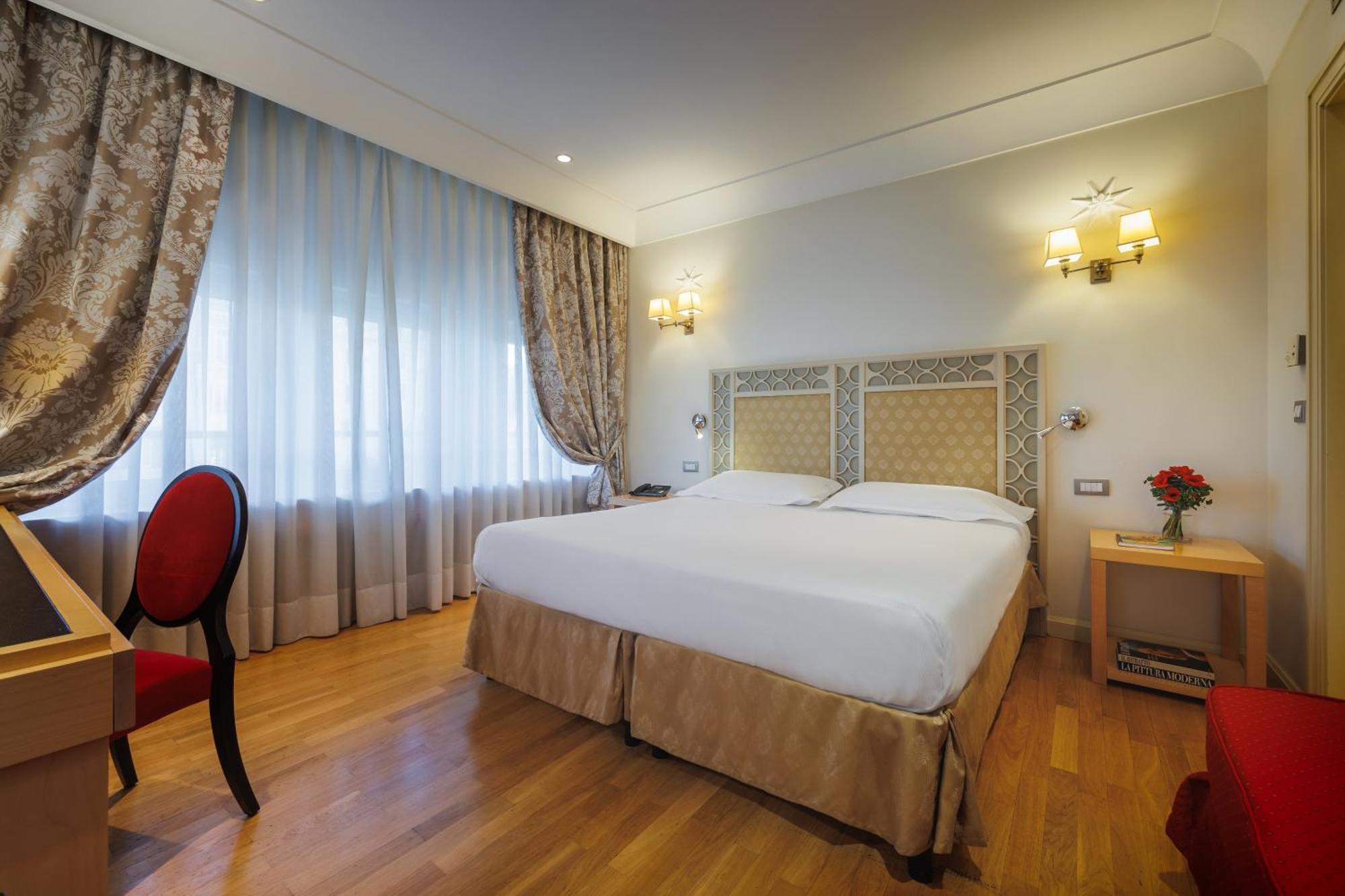 Fh55 Grand Hotel Palatino Rome Bagian luar foto