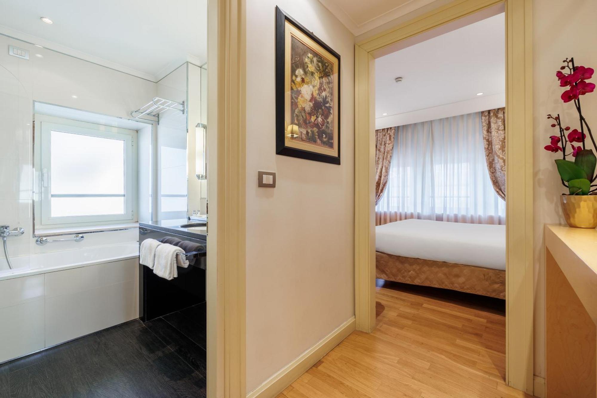 Fh55 Grand Hotel Palatino Rome Bagian luar foto