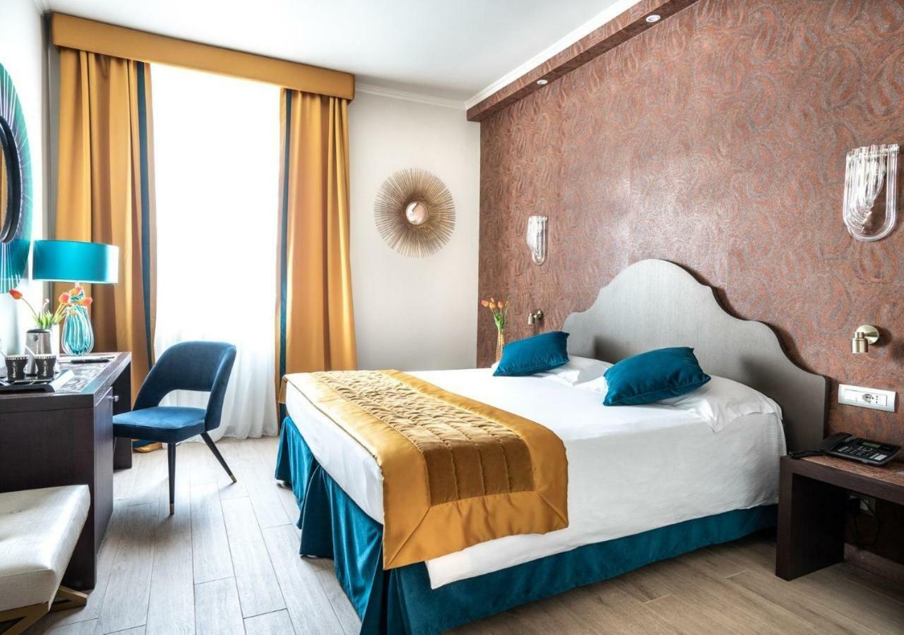 Fh55 Grand Hotel Palatino Rome Bagian luar foto